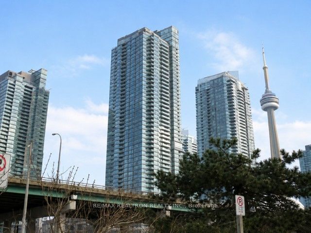 15 Fort York Boulevard 4503, Toronto, ON M5V 3Y4