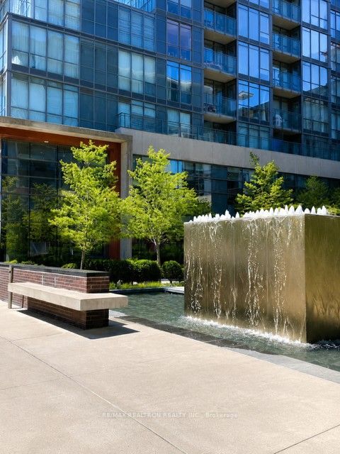 15 Fort York Boulevard 4503, Toronto, ON M5V 3Y4 photo 2