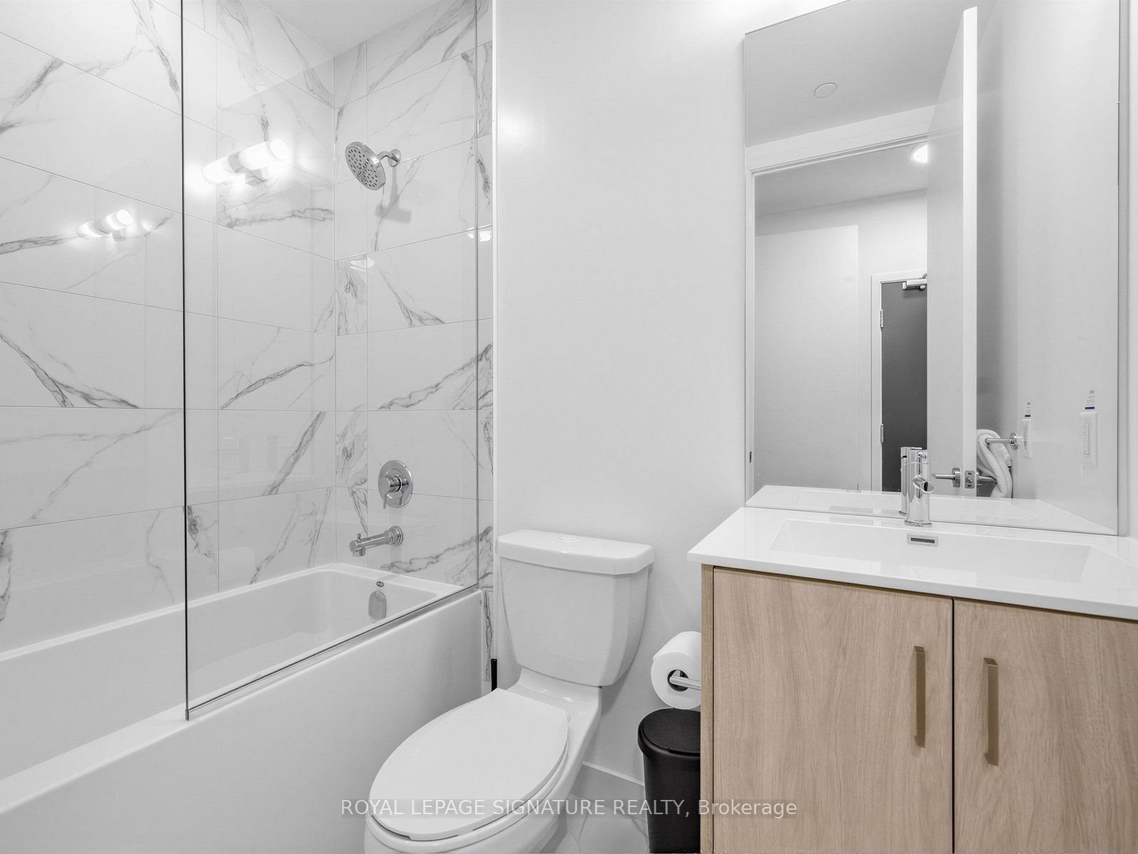 180 Front Street E 508, Toronto, ON M5A 0A9 photo 4