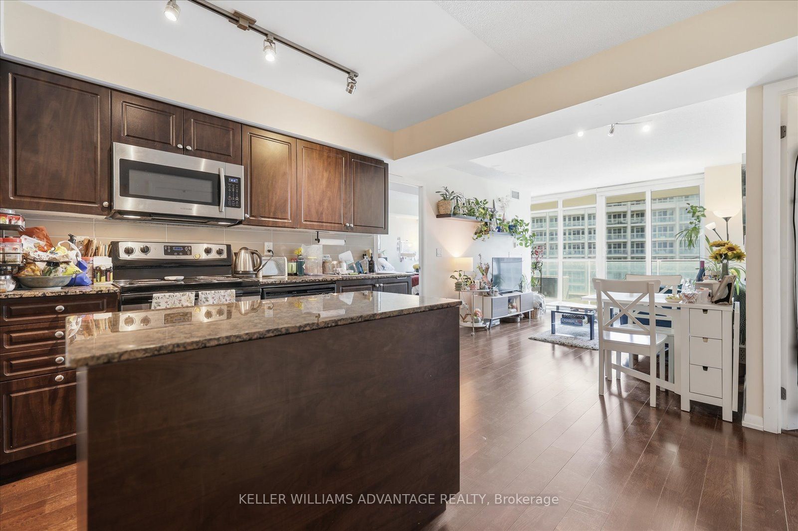 209 Fort York Boulevard 1170, Toronto, ON M5V 4A1 photo 2