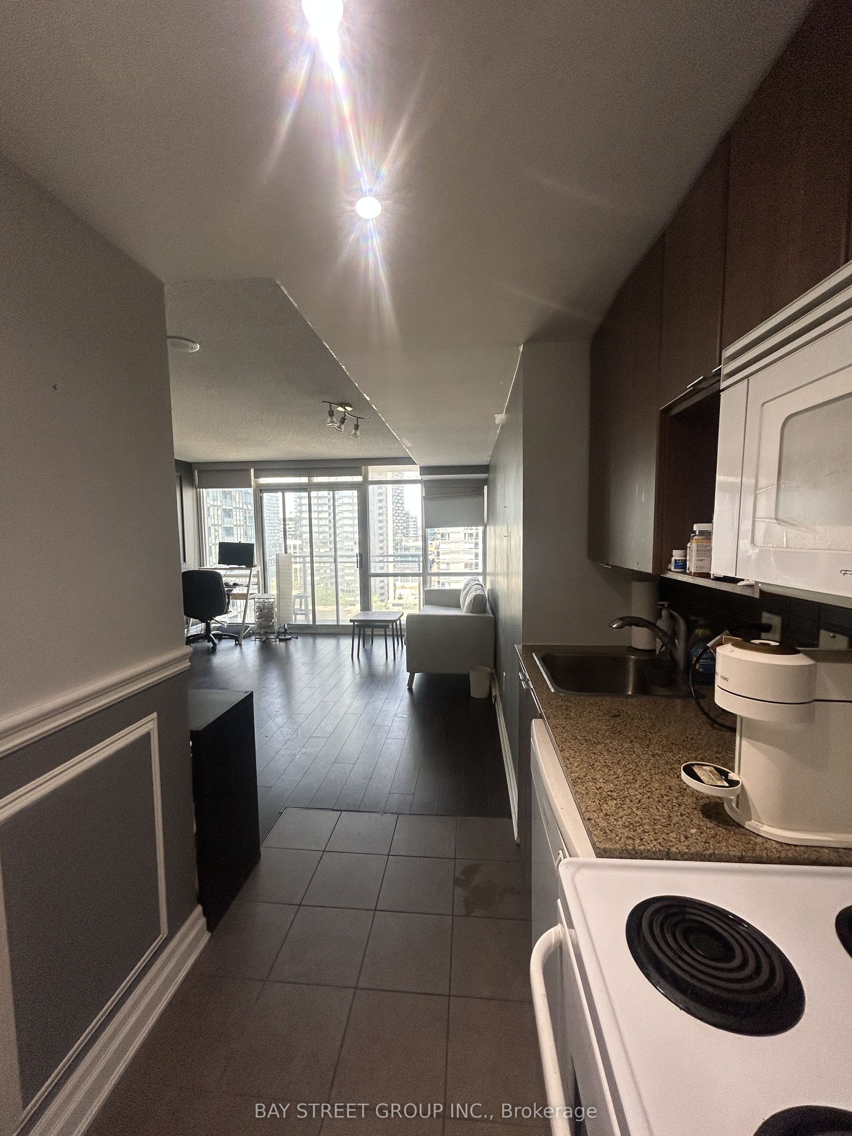 11 Brunel Court 1905, Toronto, ON M5V 3Y3 photo 3
