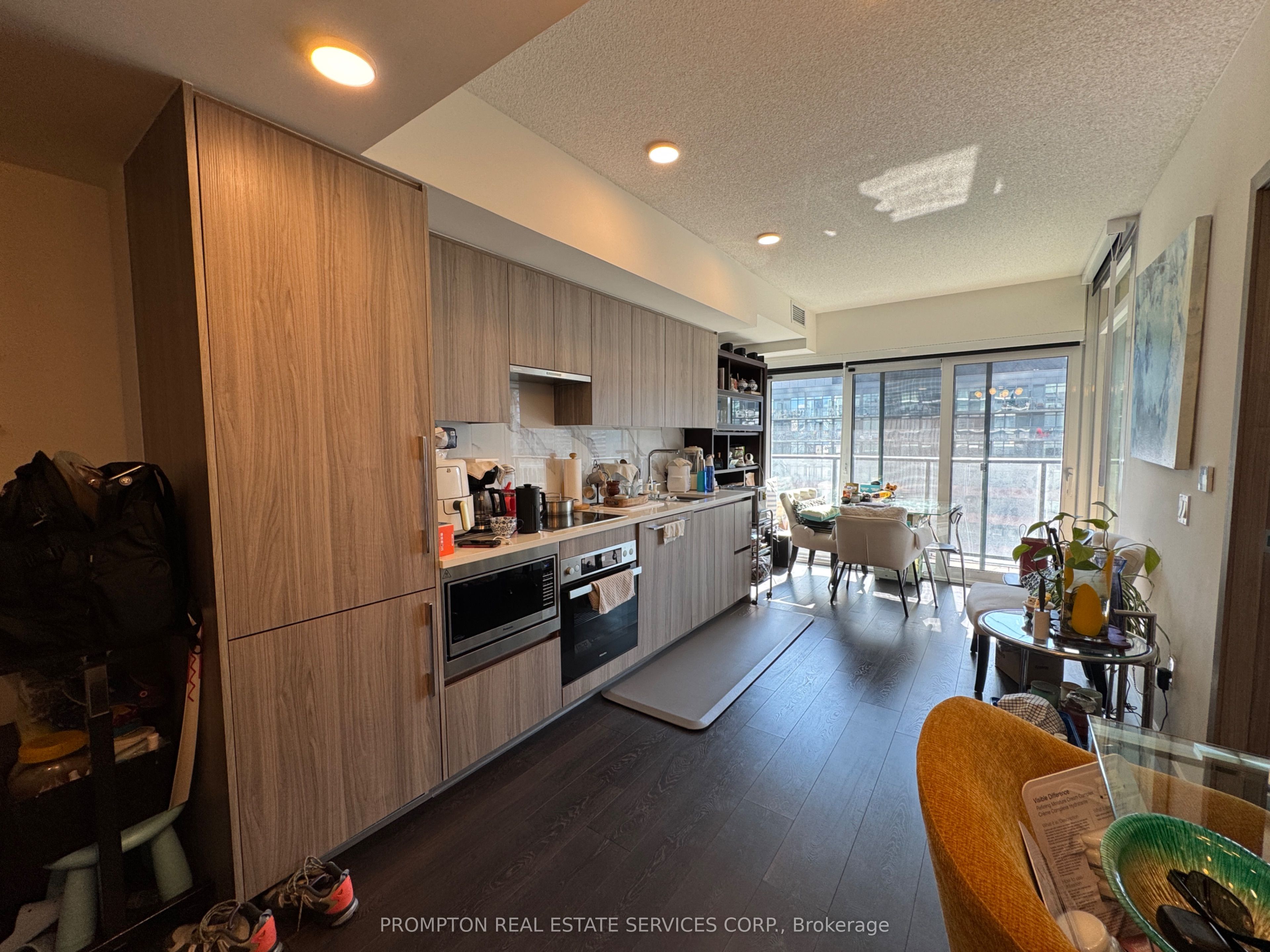 3 Concord Cityplace Way 1602, Toronto, ON M5V 0X4 photo 2