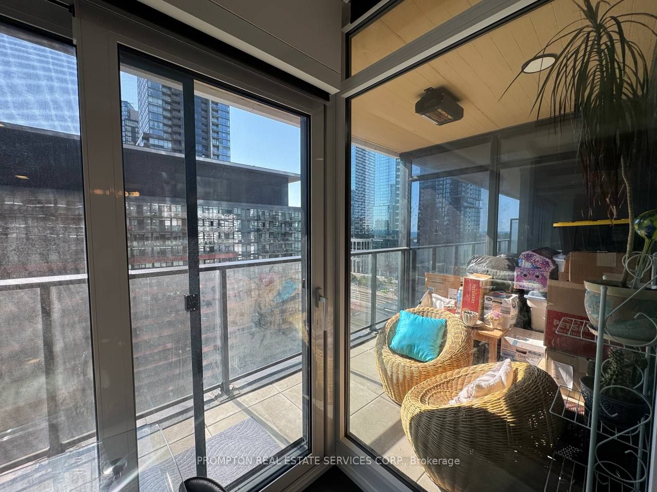 3 Concord Cityplace Way 1602, Toronto, ON M5V 0X4 photo 4