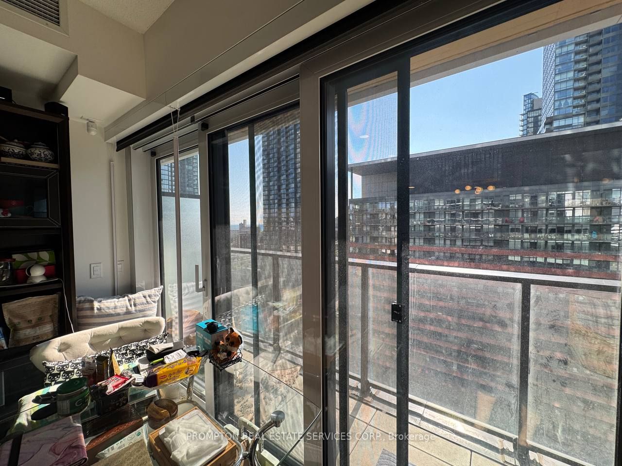 3 Concord Cityplace Way 1602, Toronto, ON M5V 0X4 photo 5