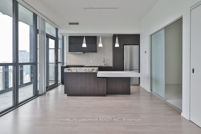 101 Charles Street E 2211, Toronto, ON M4Y 1V2 photo 3