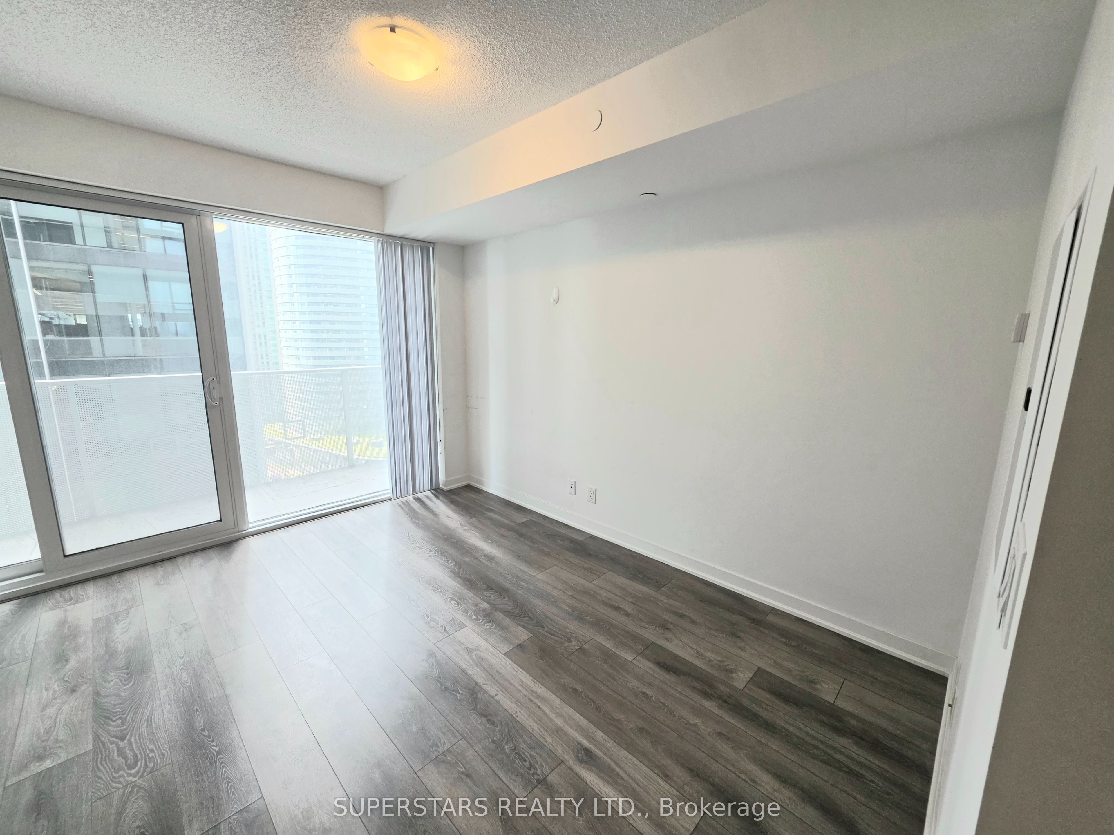 100 Harbour Street 1511, Toronto, ON M5J 0B5 photo 5