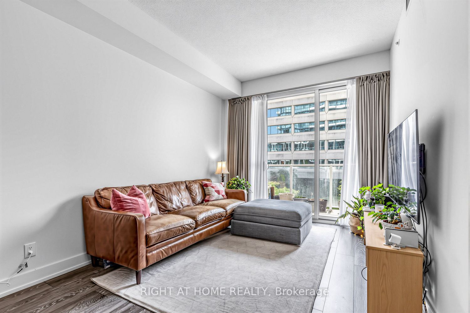 180 Fairview Mall Drive 2, Toronto, ON M2J 0G4 photo 4