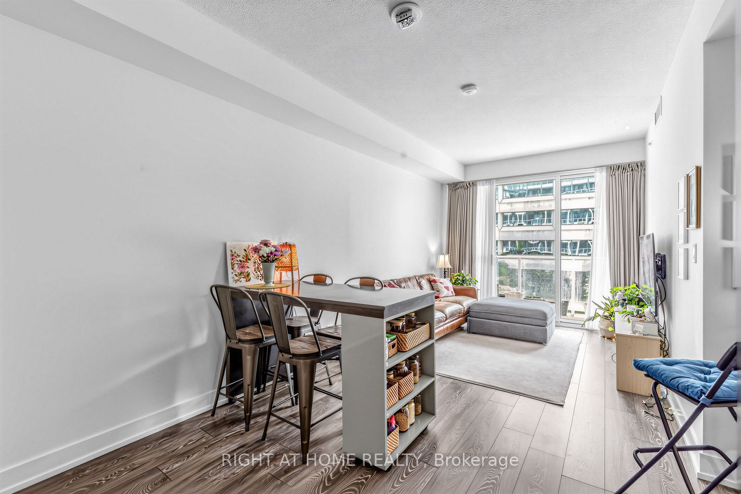 180 Fairview Mall Drive 2, Toronto, ON M2J 0G4 photo 3