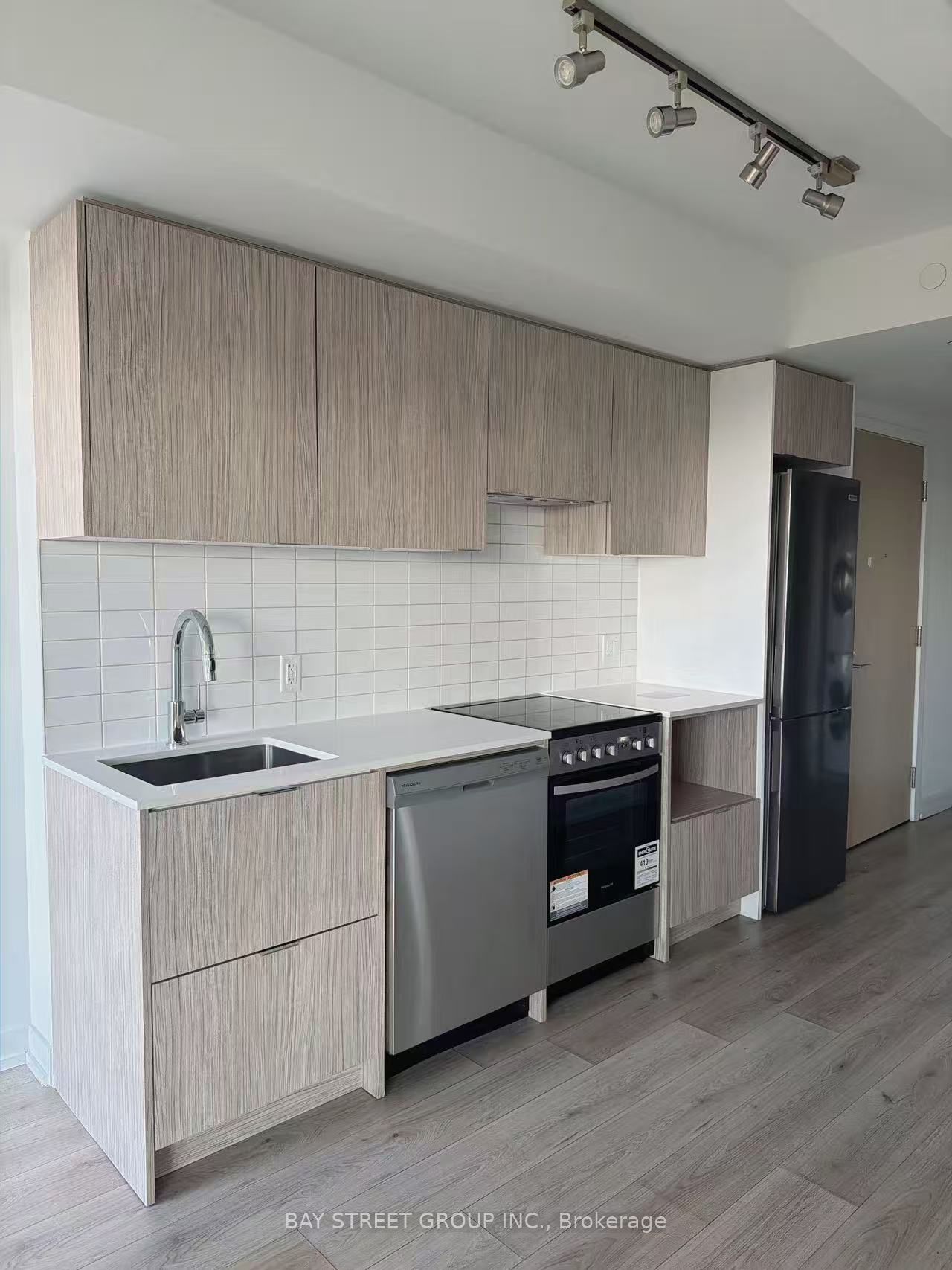 395 Bloor Street E 3006, Toronto, ON M4W 0B4 photo 2