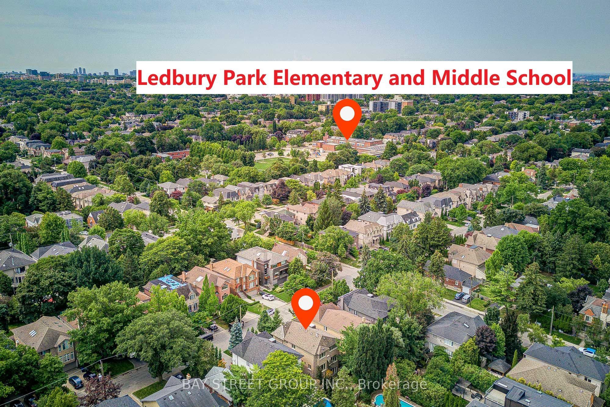 500 Deloraine Avenue, Toronto, ON M5M 2B8 photo 3