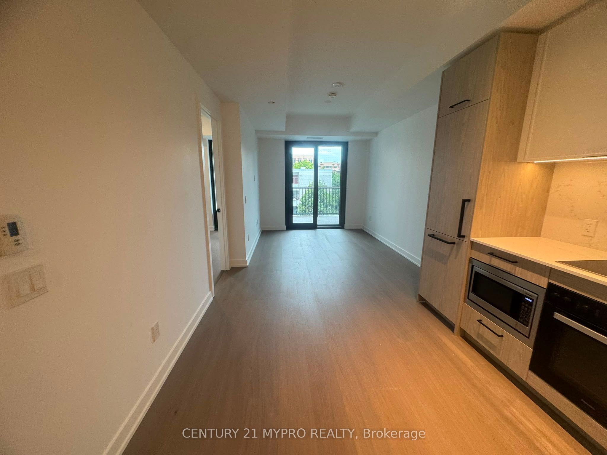 91 Montclair Avenue 716, Toronto, ON M5P 0B1 photo 2