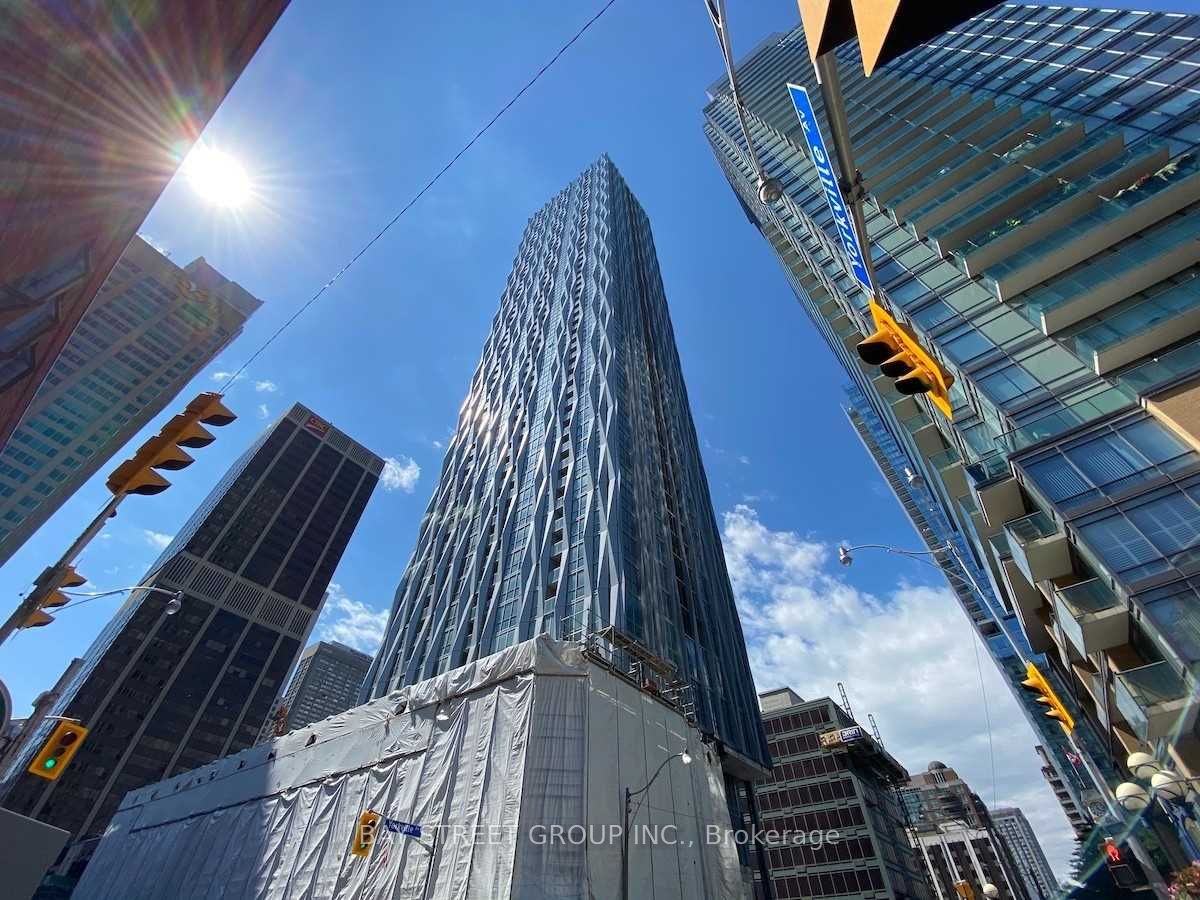 1 Yorkville Avenue 4602, Toronto, ON M4W 0B1