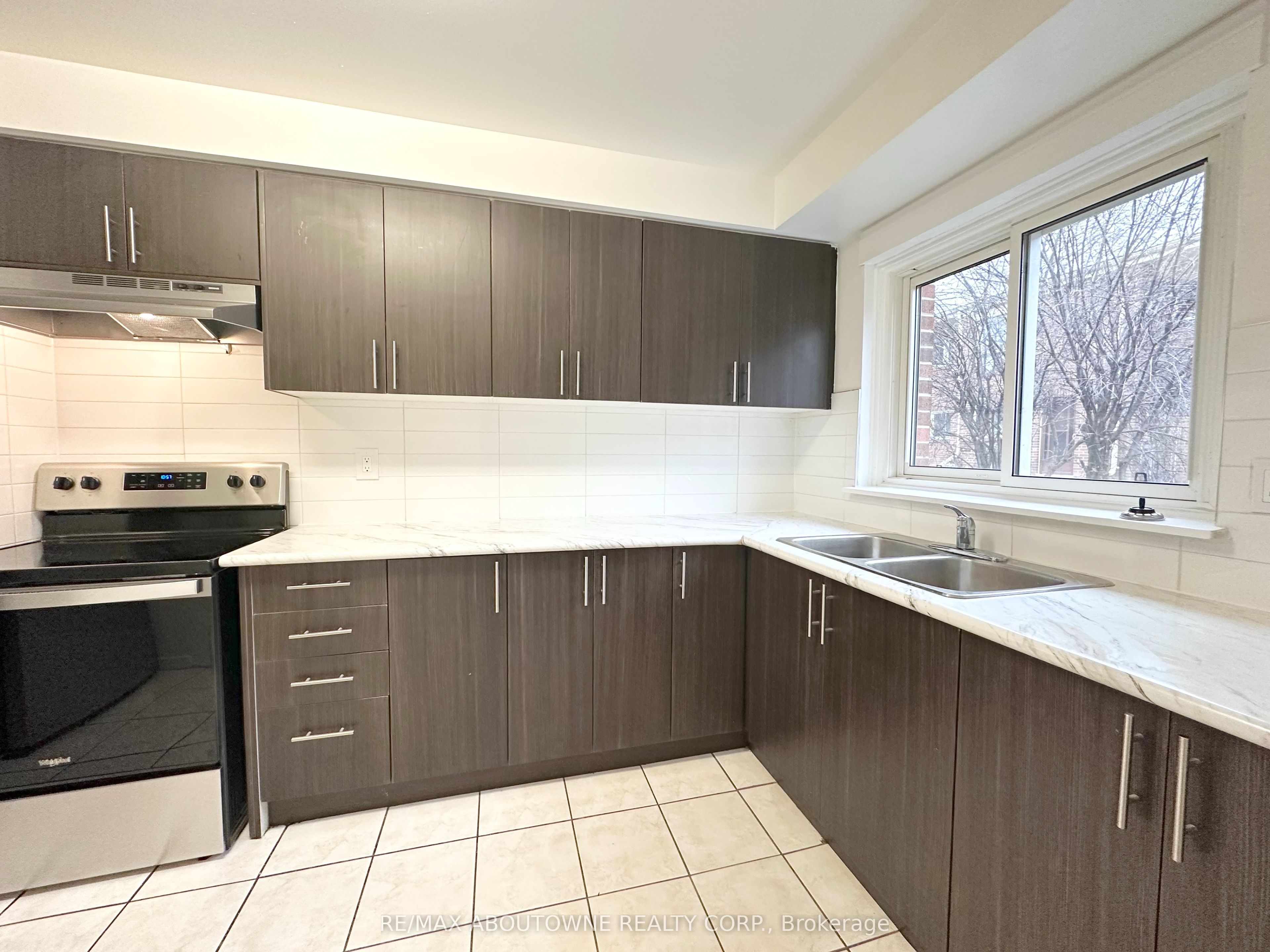 63 Havenbrook Boulevard TH4, Toronto, ON M2J 1A7 photo 3