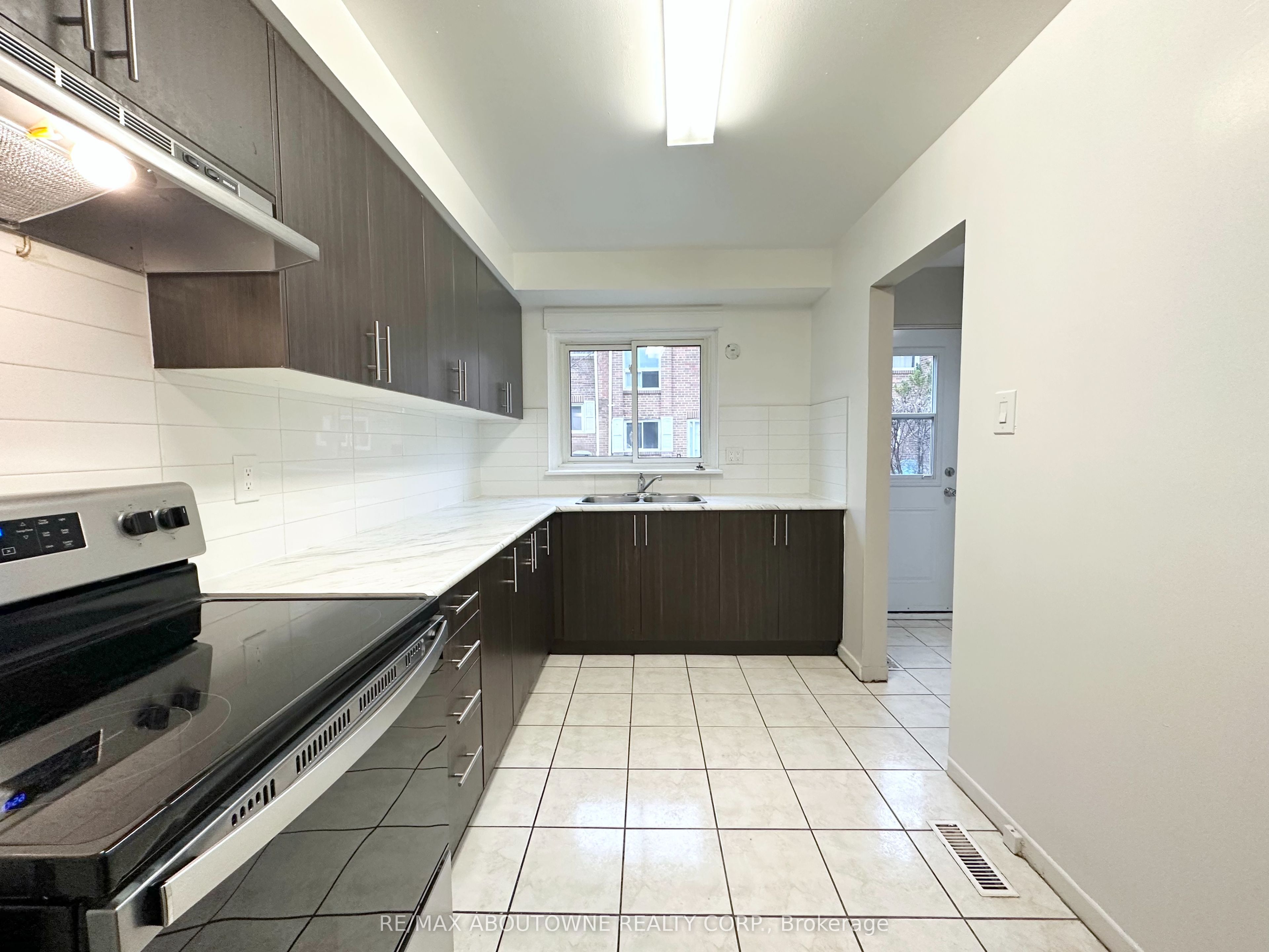 63 Havenbrook Boulevard TH4, Toronto, ON M2J 1A7 photo 4