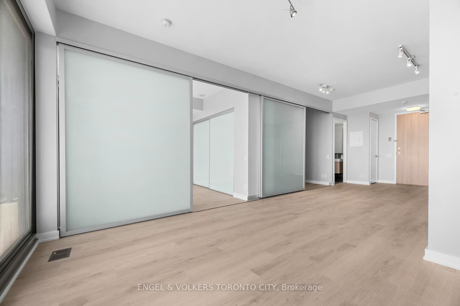 390 Cherry Street 1009, Toronto, ON M5A 0E2 photo 2