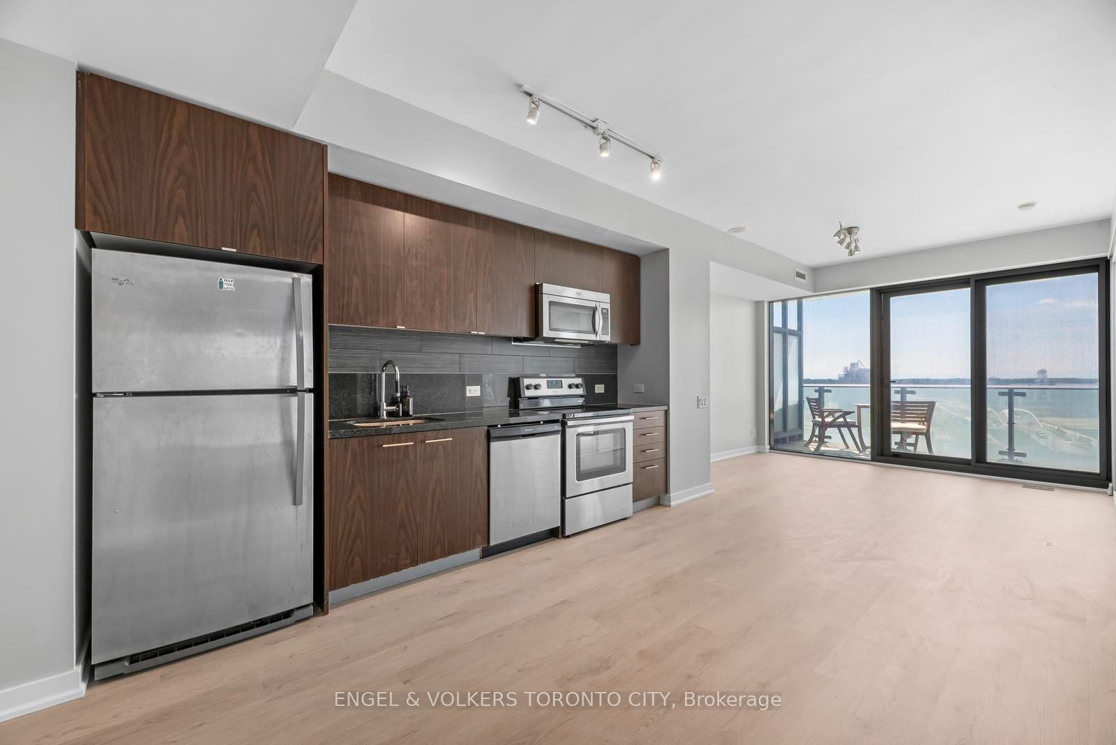 390 Cherry Street 1009, Toronto, ON M5A 0E2 photo 3