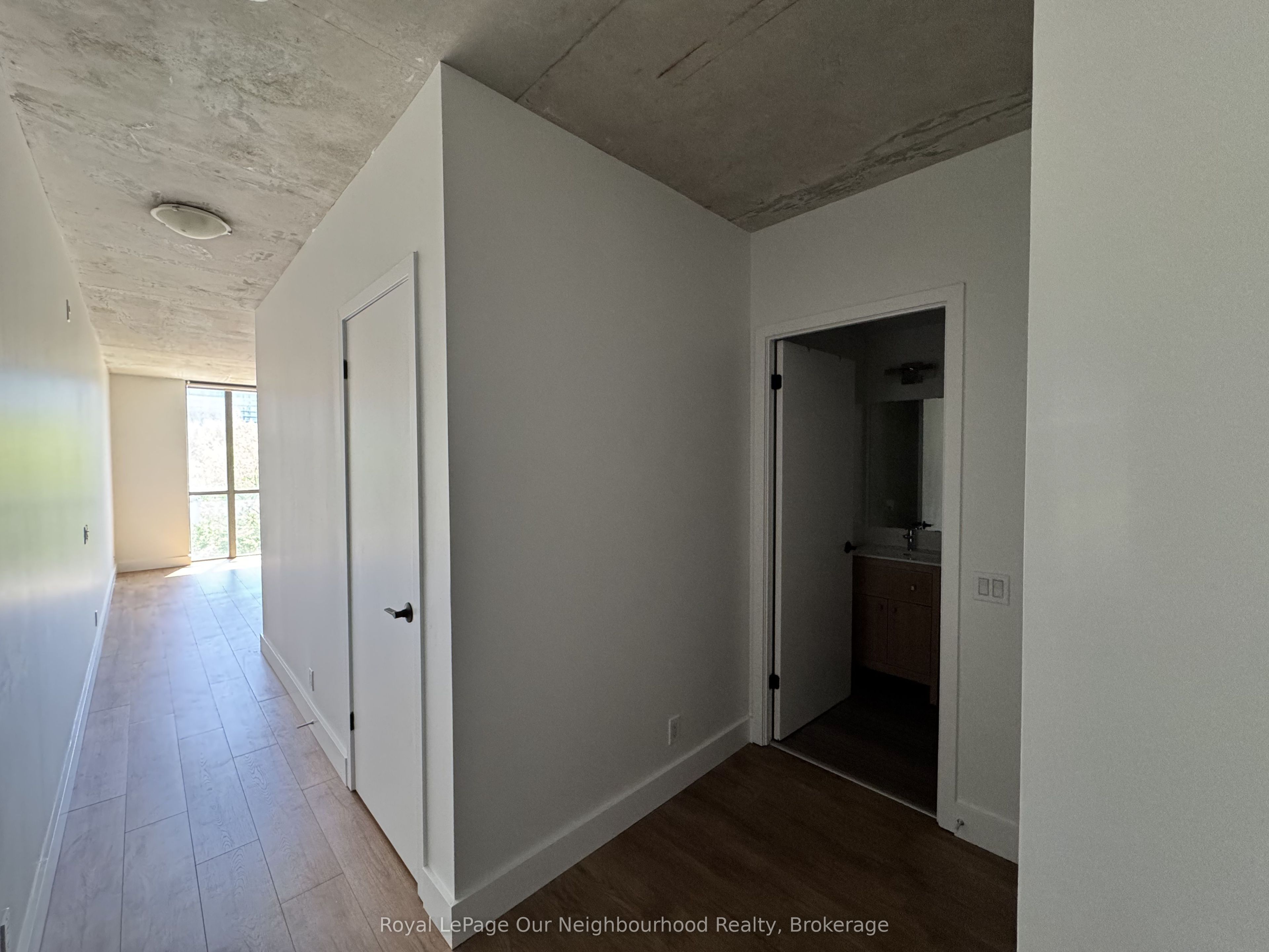 2 Gladstone Avenue 308, Toronto, ON M6J 0B2 photo 3
