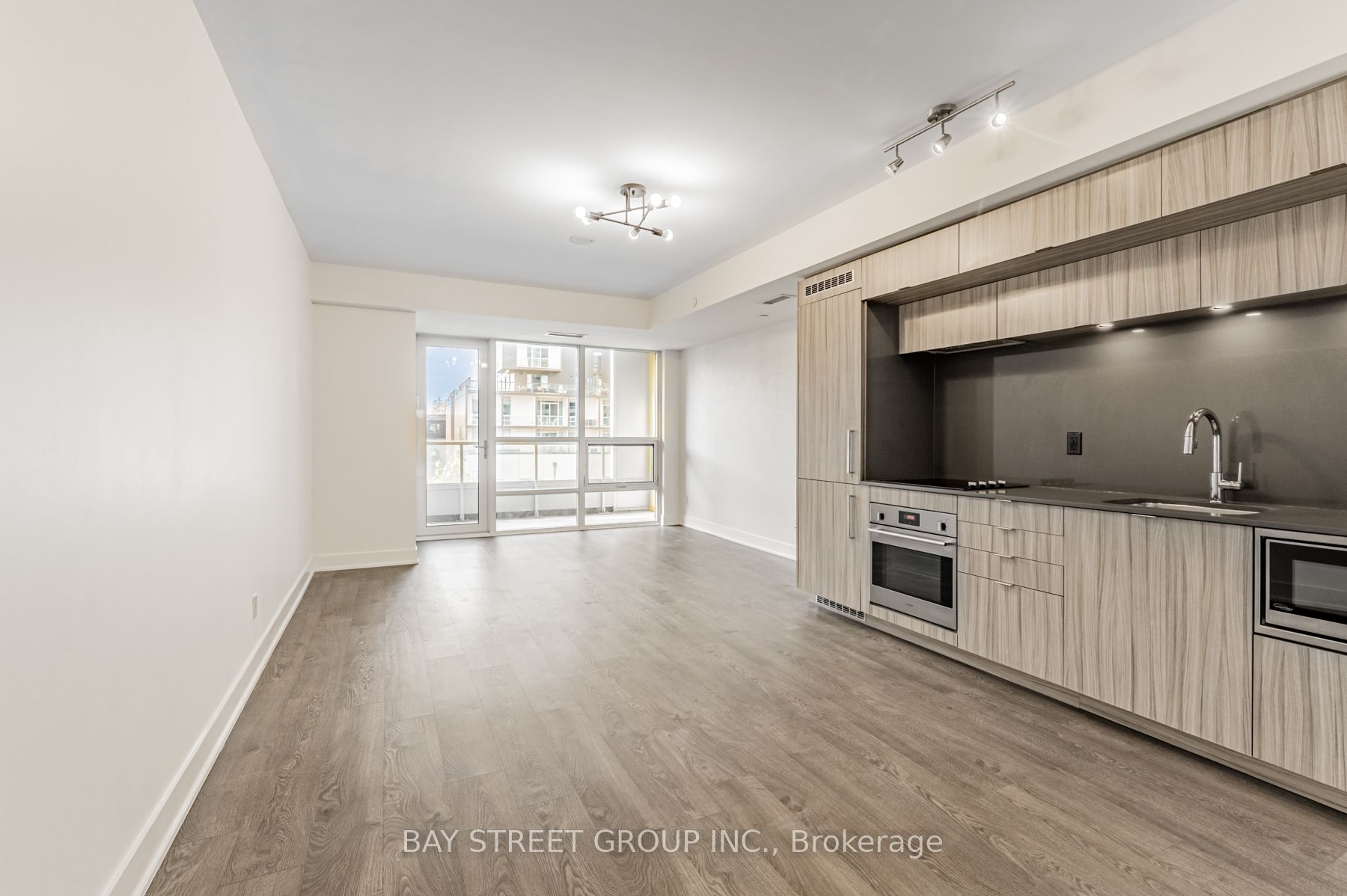 38 Cameron Street 425, Toronto, ON M5T 0C3 photo 4