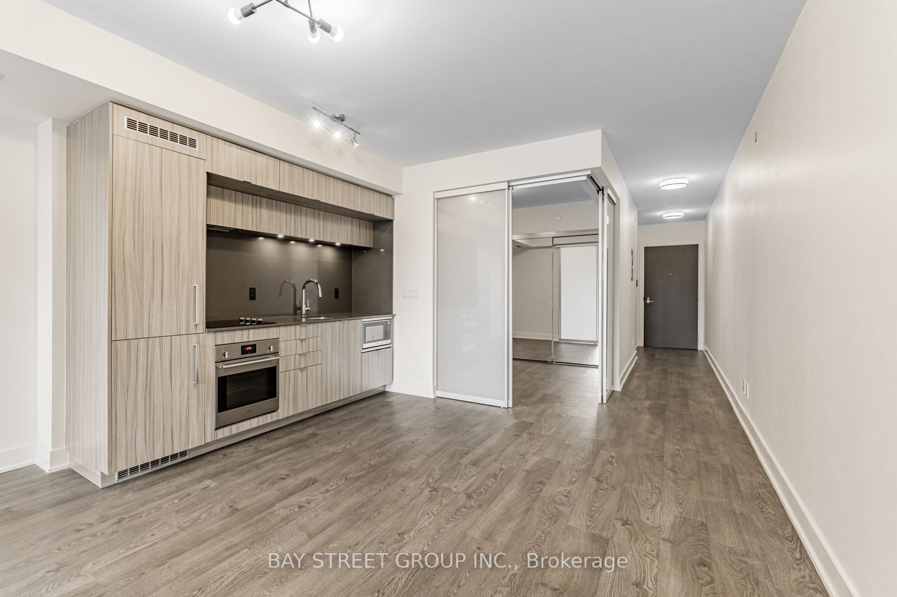 38 Cameron Street 425, Toronto, ON M5T 0C3 photo 5