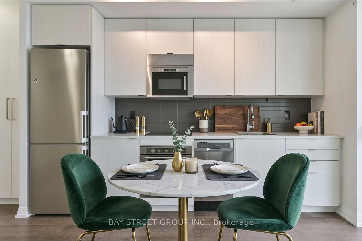 101 erskine Avenue 1106, Toronto, ON M4P 0C5 photo 2
