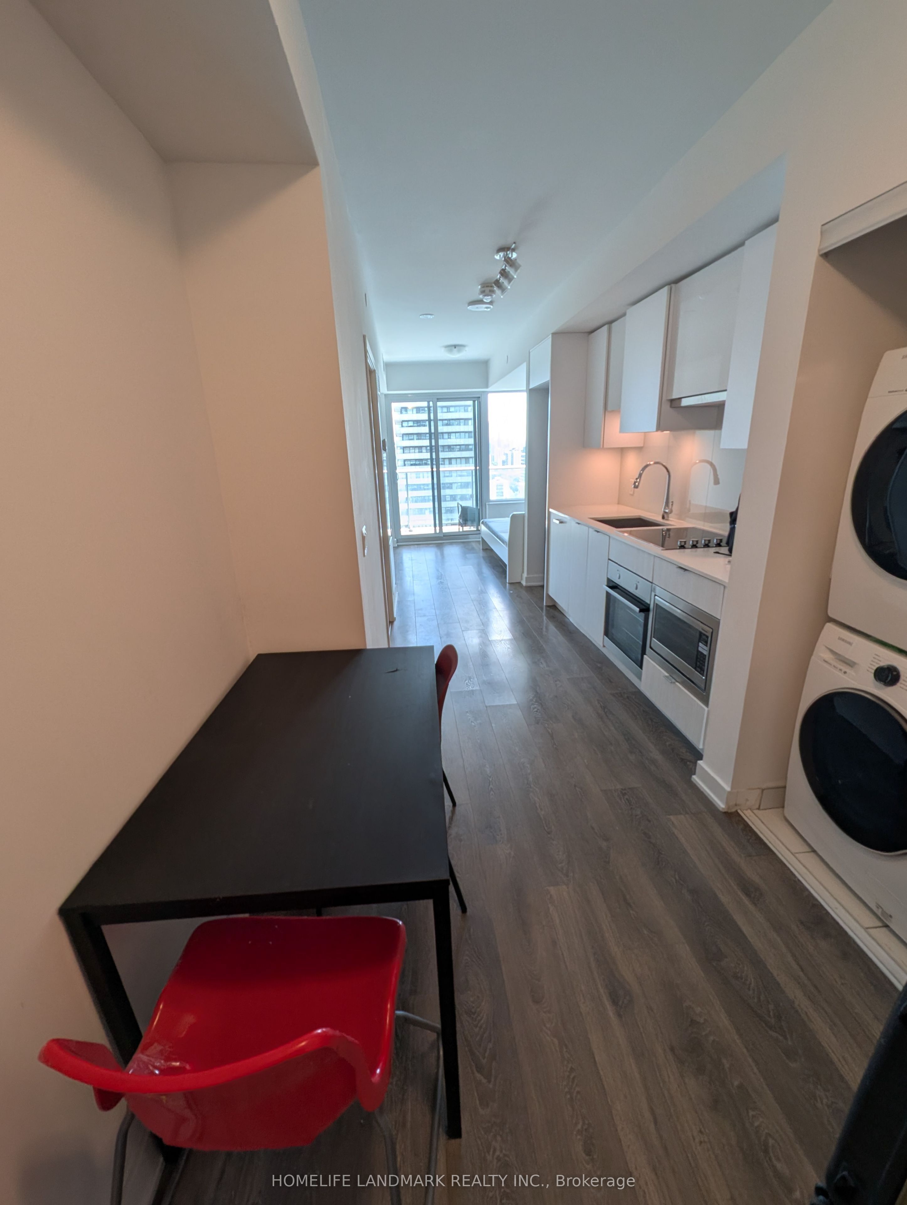 195 Redpath Avenue 2707, Toronto, ON M4P 0E4 photo 2