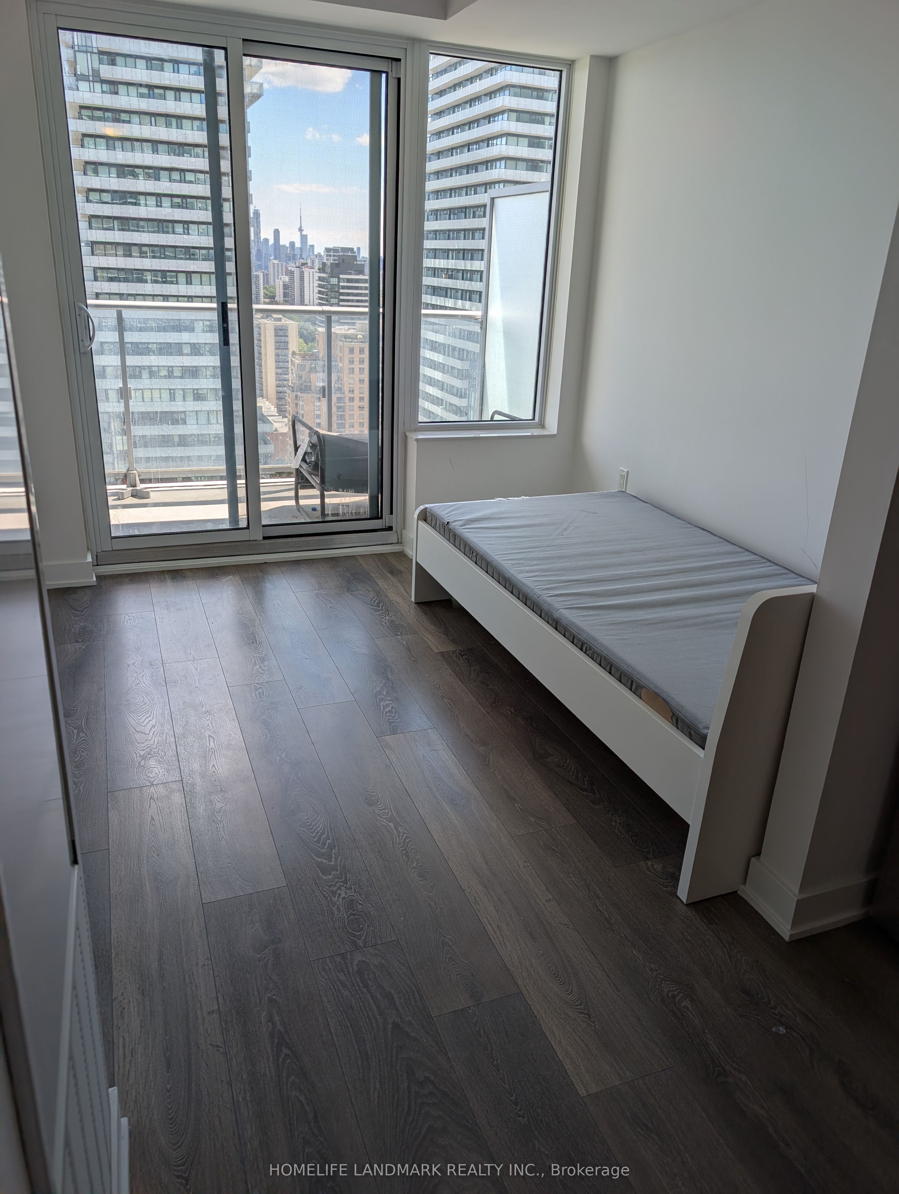 195 Redpath Avenue 2707, Toronto, ON M4P 0E4 photo 3