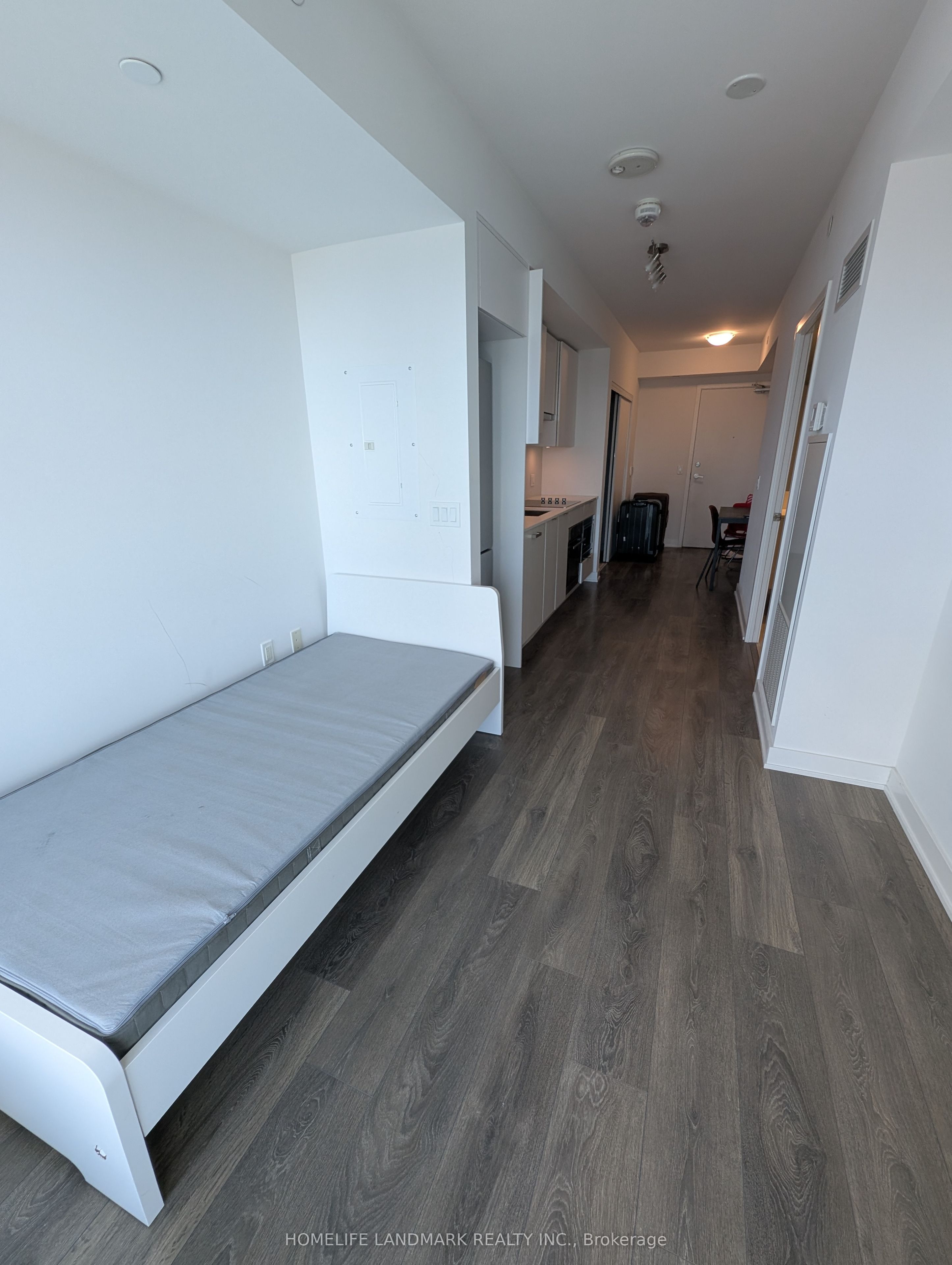 195 Redpath Avenue 2707, Toronto, ON M4P 0E4 photo 4