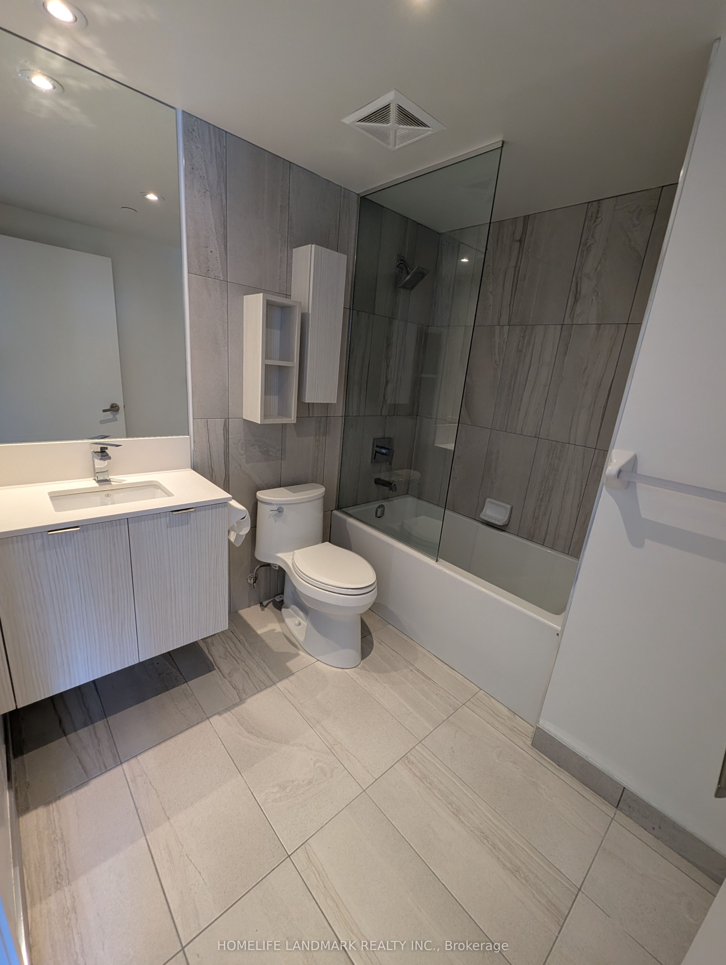 195 Redpath Avenue 2707, Toronto, ON M4P 0E4 photo 5