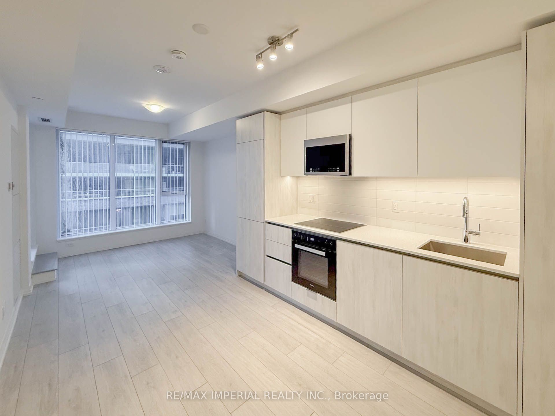 400 King Street W 519, Toronto, ON M5V 0X8 photo 4