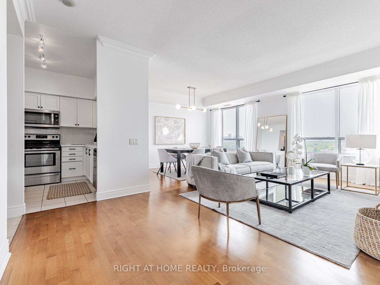 1 Clairtrell Road RG1, Toronto, ON M2N 7H6 photo 2