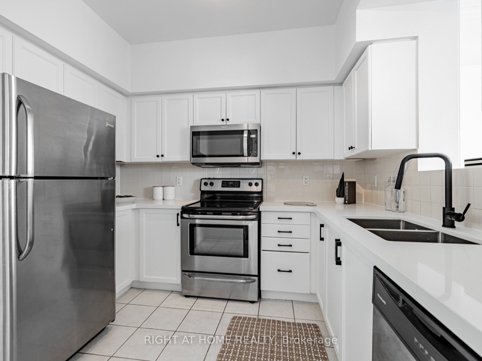 1 Clairtrell Road RG1, Toronto, ON M2N 7H6 photo 3