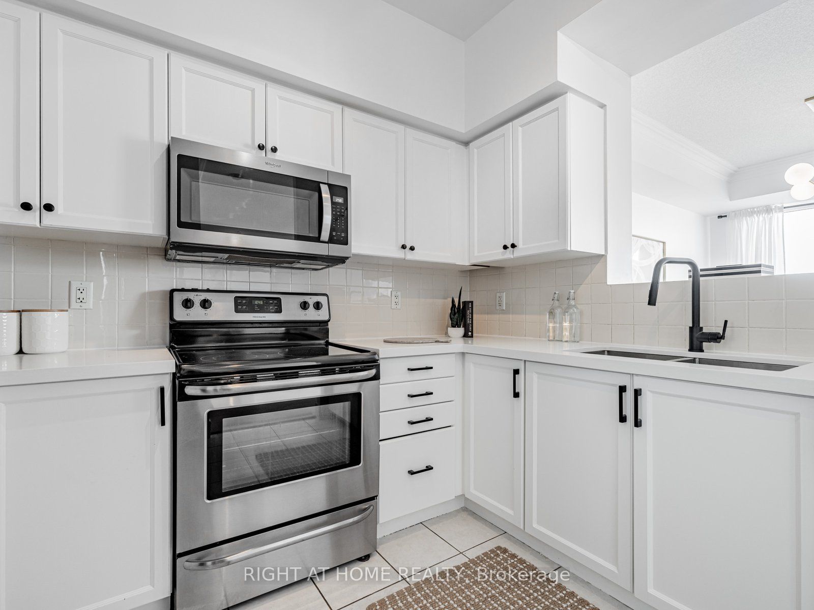 1 Clairtrell Road RG1, Toronto, ON M2N 7H6 photo 4