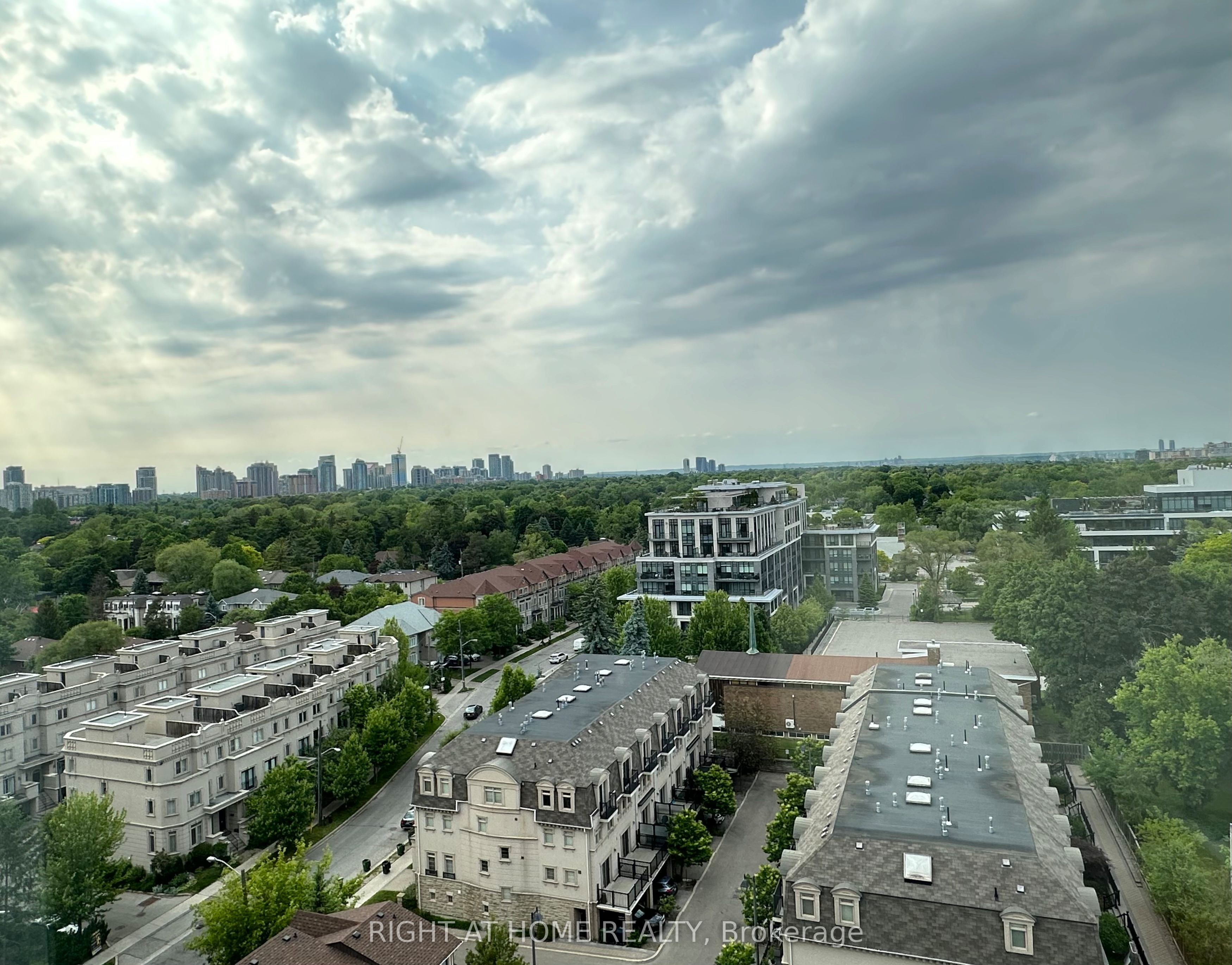 1 Clairtrell Road RG1, Toronto, ON M2N 7H6