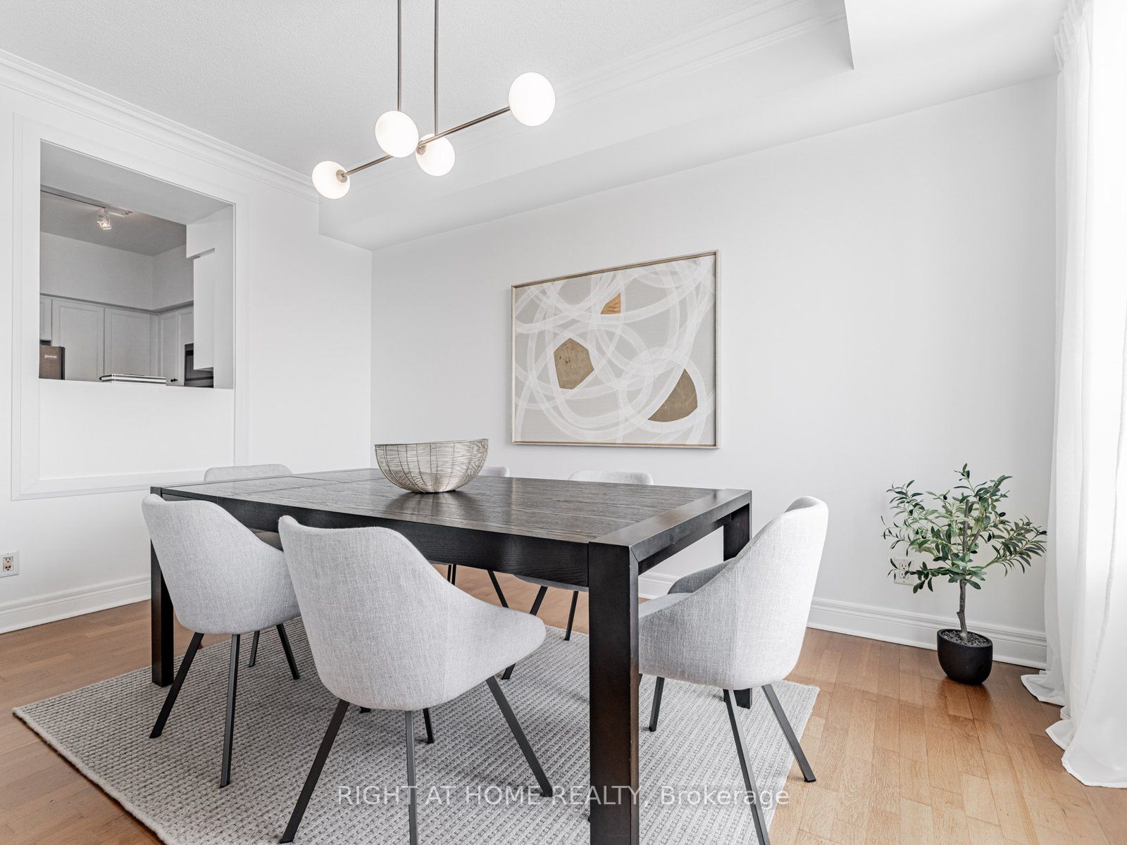 1 Clairtrell Road RG1, Toronto, ON M2N 7H6 photo 4
