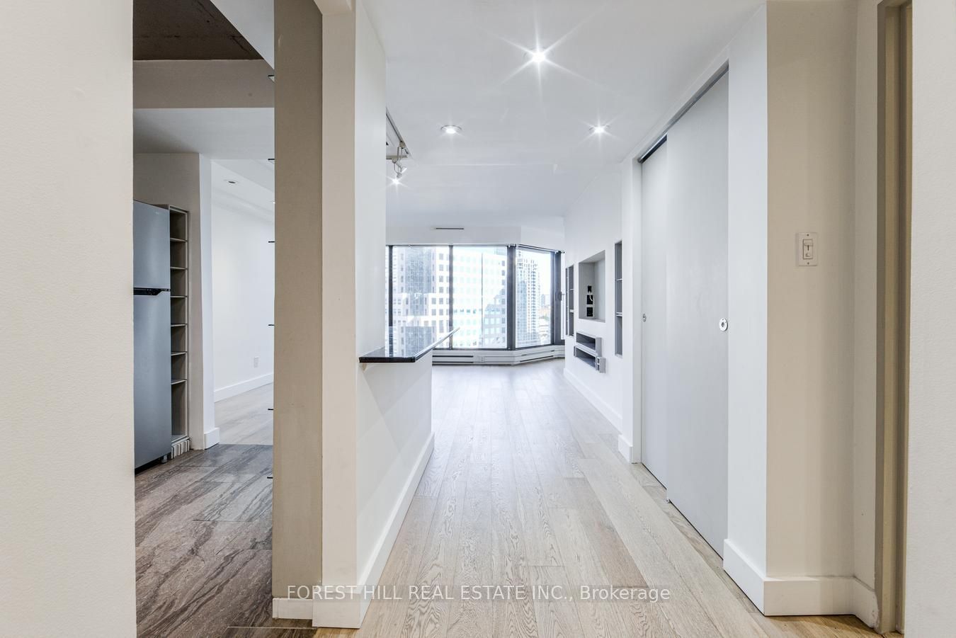 65 Harbour Square 1707, Toronto, ON M5J 2L4 photo 3