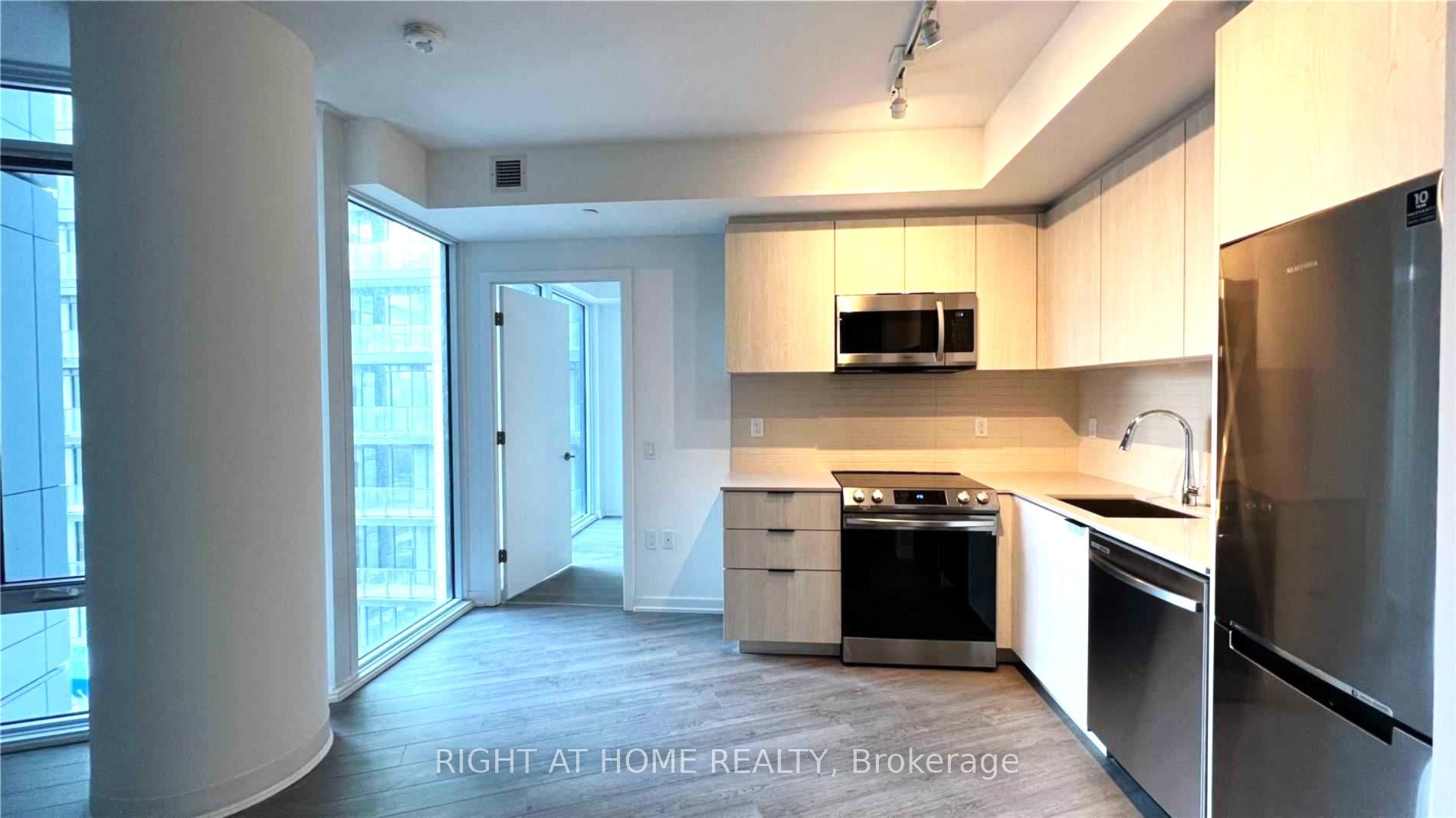 50 Power Street 917, Toronto, ON M5A 0V3 photo 2