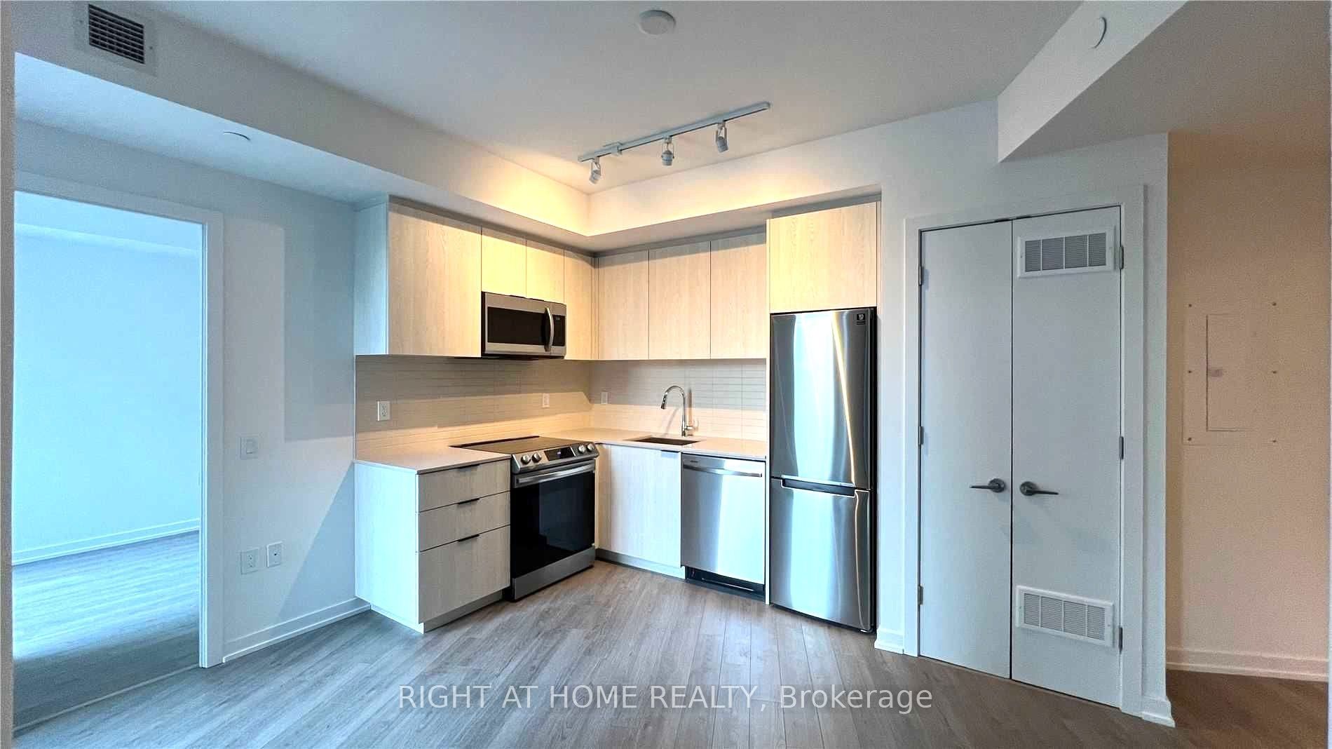 50 Power Street 917, Toronto, ON M5A 0V3 photo 3