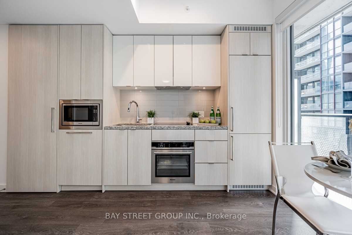 115 Blue Jays Way 2208, Toronto, ON M5V 0N4 photo 3