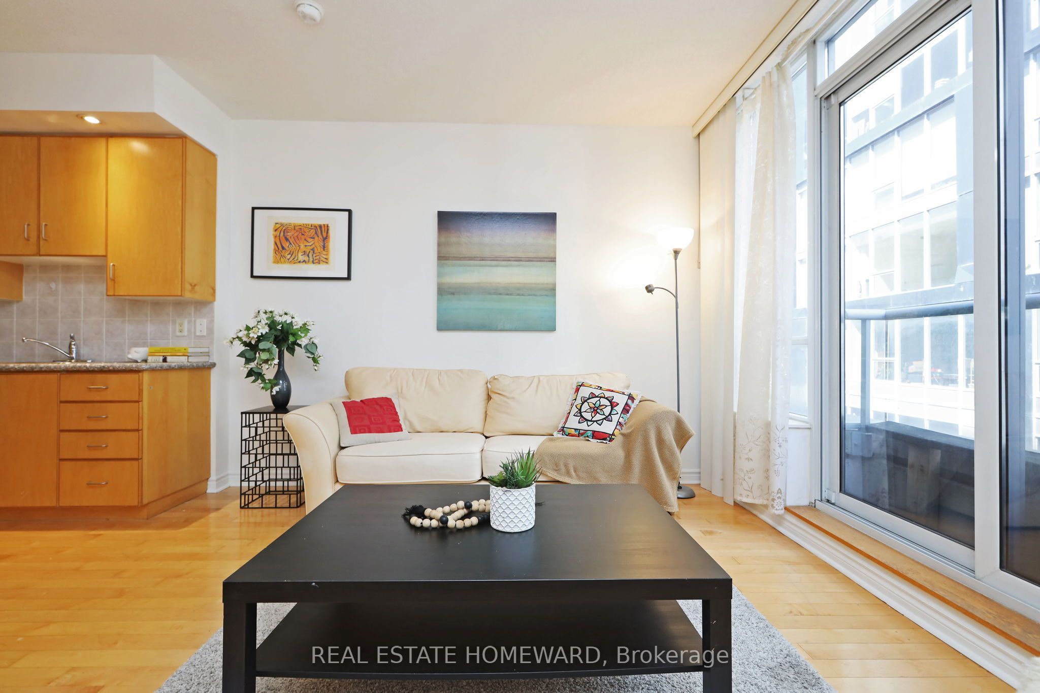 250 Wellington Street W PH31, Toronto, ON M5V 3P6 photo 3