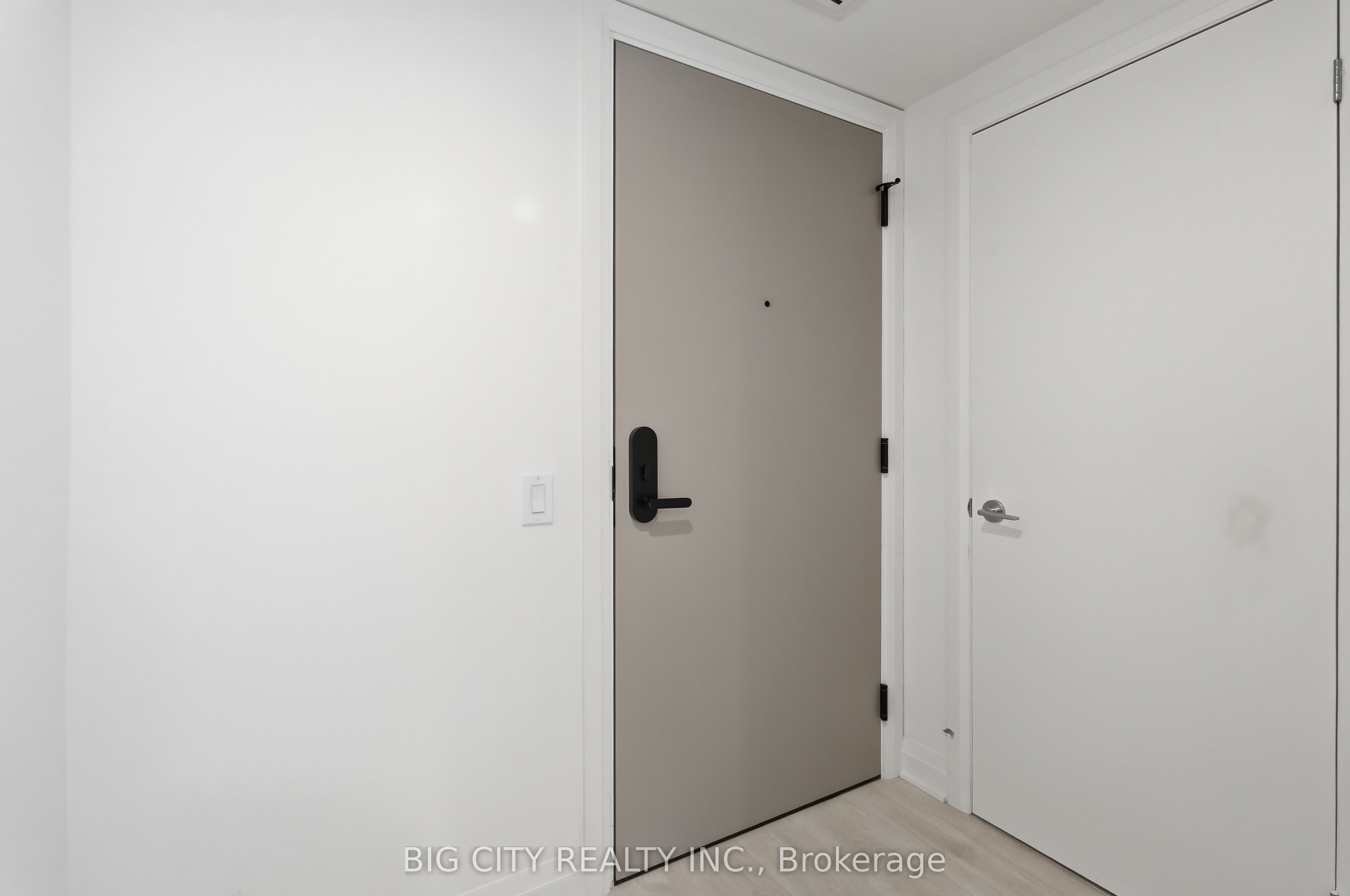 25 Frederick Todd Way 610, Toronto, ON M4G 0C9 photo 2