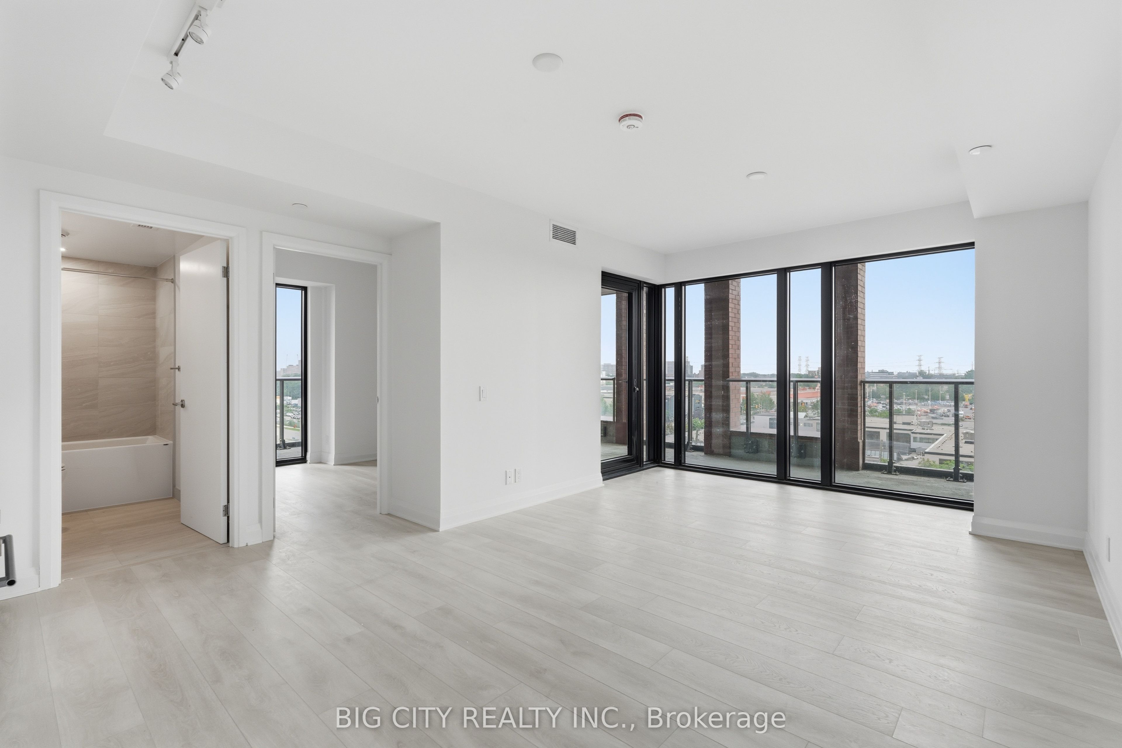 25 Frederick Todd Way 610, Toronto, ON M4G 0C9 photo 3
