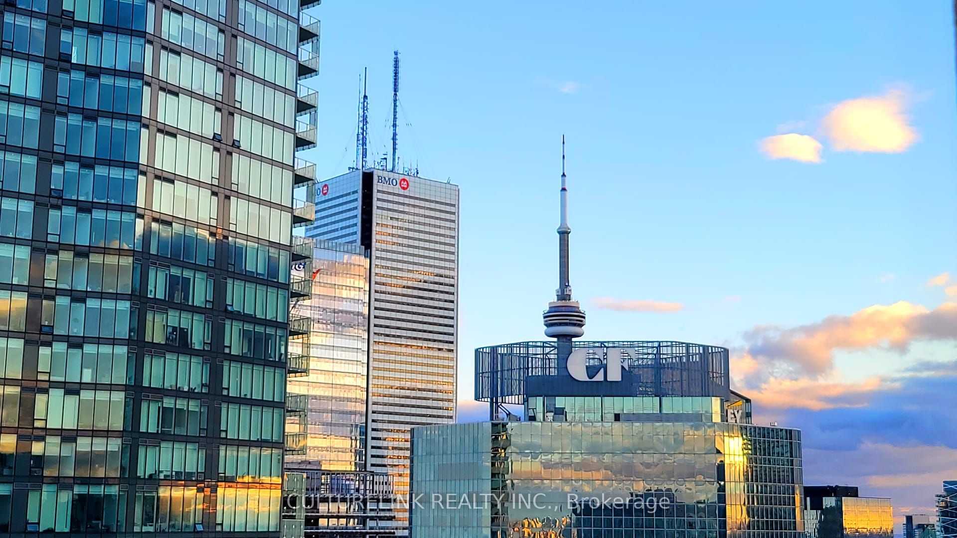 210 Victoria Street 4405, Toronto, ON M5B 2R3 photo 2