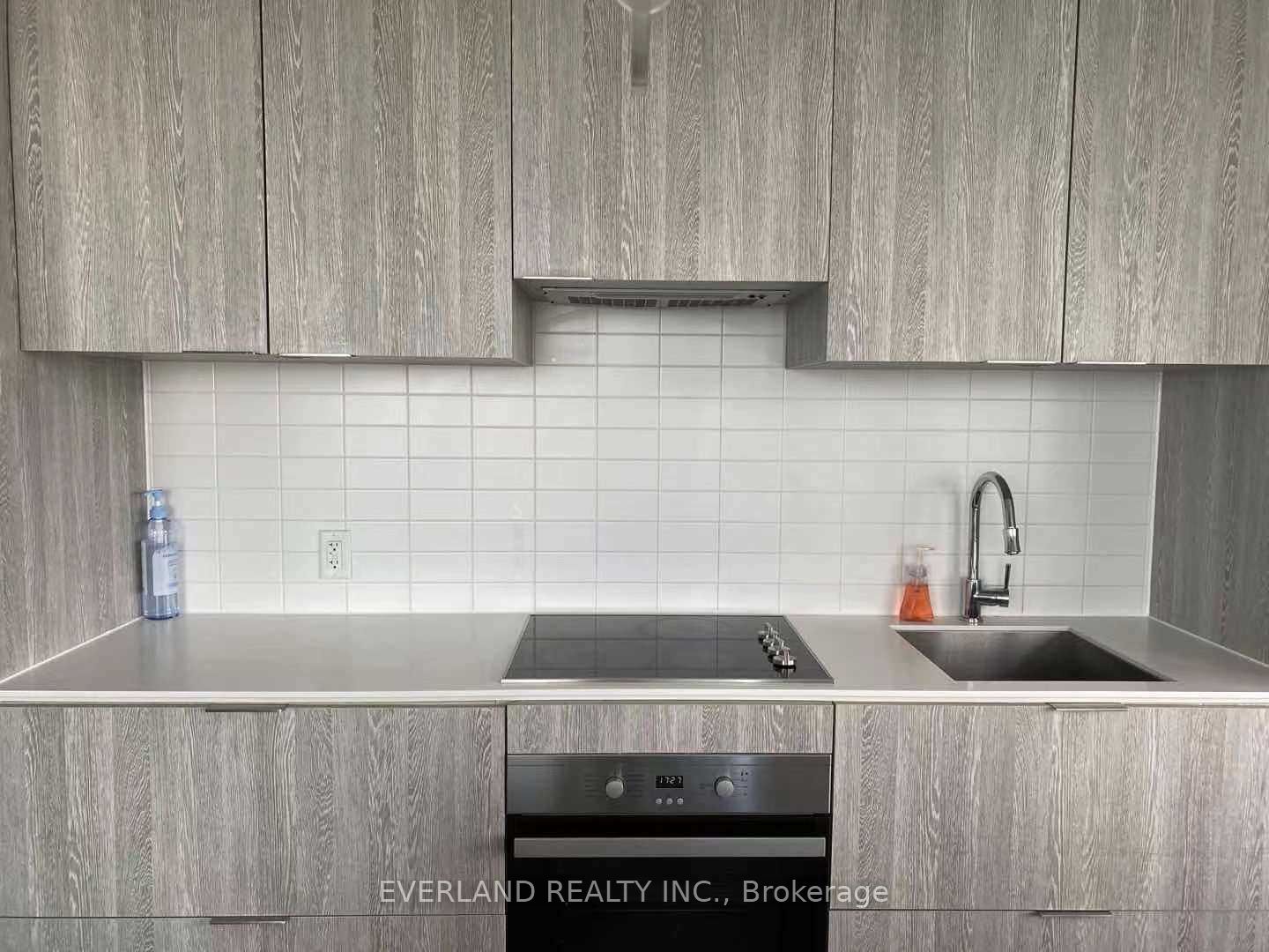 5 St Joseph Street 3810, Toronto, ON M4Y 1J6 photo 3