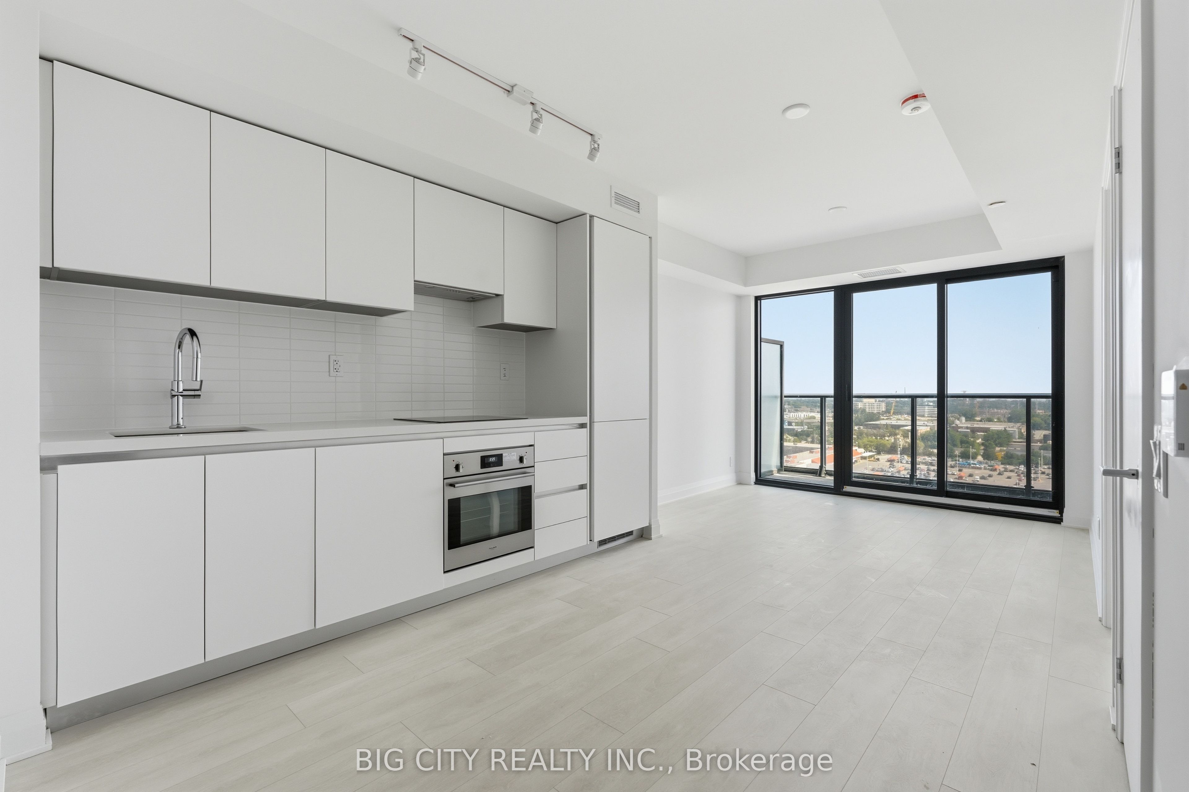 25 Frederick Todd Way 1501, Toronto, ON M4G 0E8