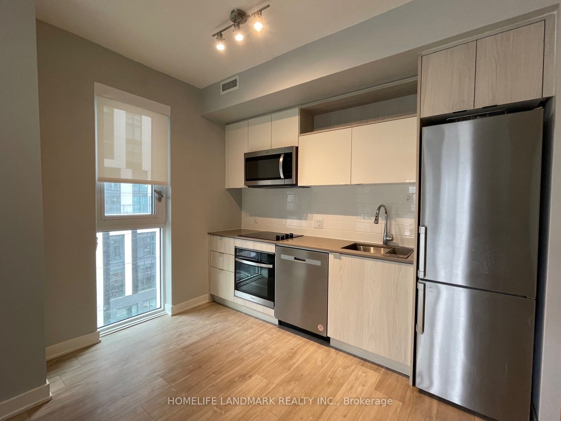 100 Dalhousie Street 610, Toronto, ON M5B 0C7 photo 3