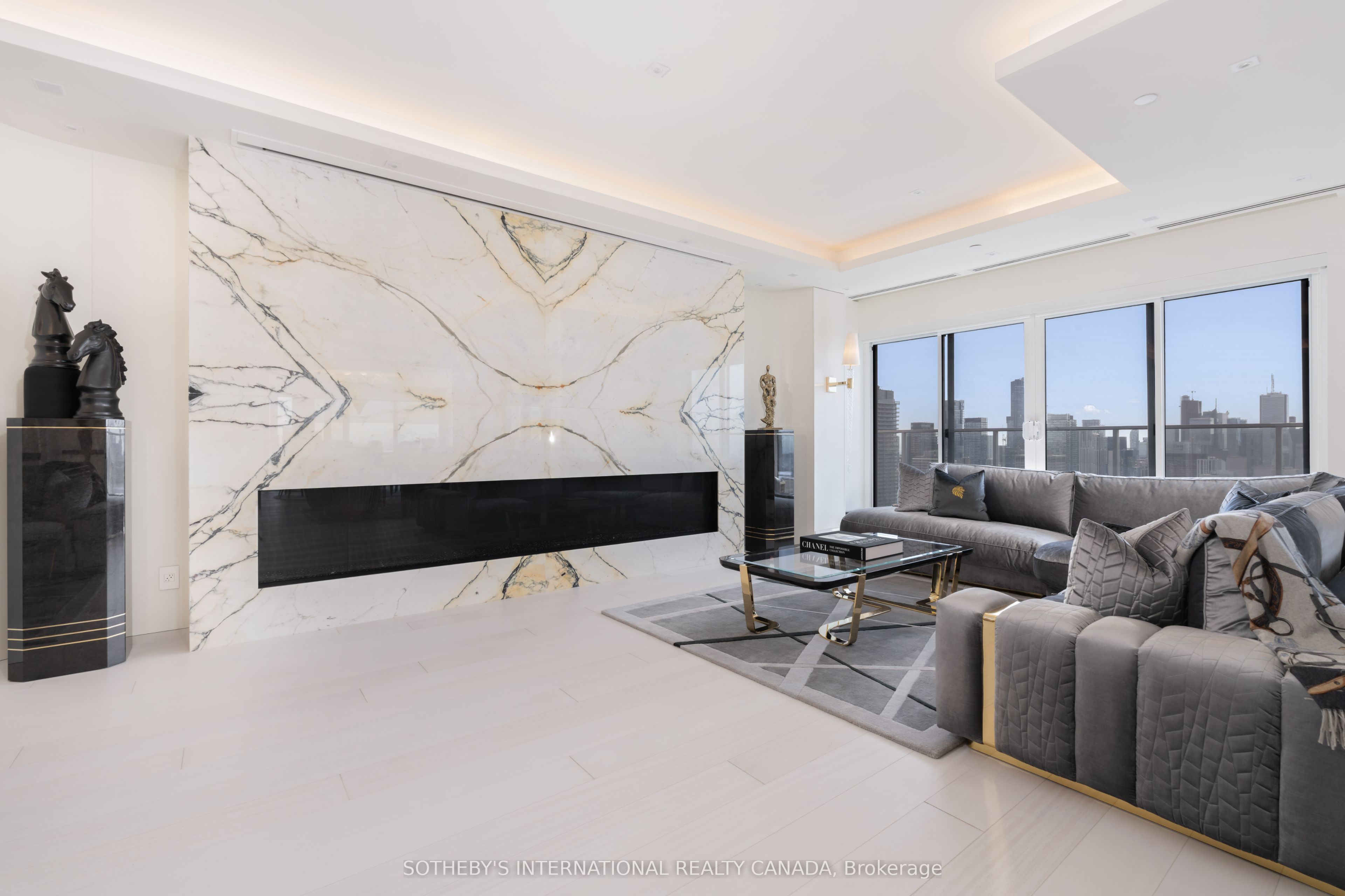 200 Cumberland Street 3802, Toronto, ON M5R 0B7 photo 3