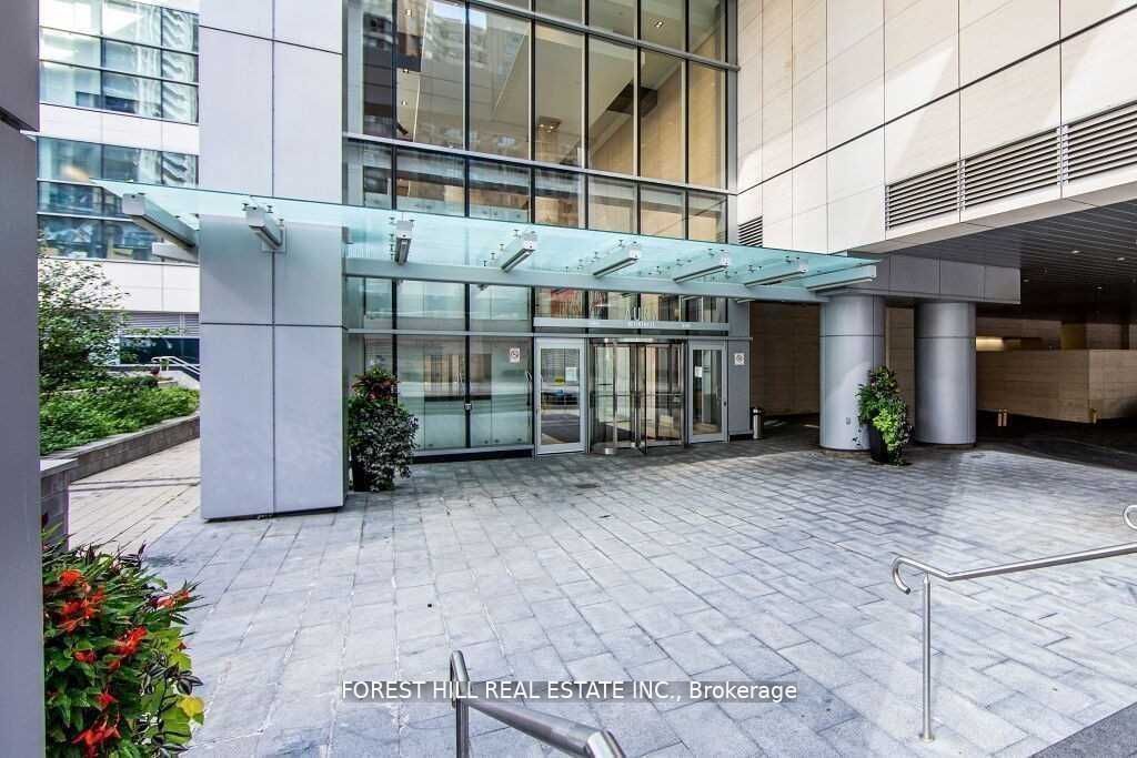 386 Yonge Street 1615, Toronto, ON M5B 0A5 photo 2