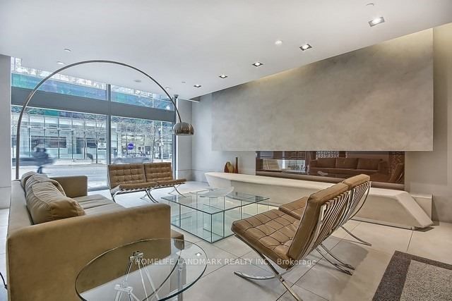 832 Bay Street 2507, Toronto, ON M5S 1Z6