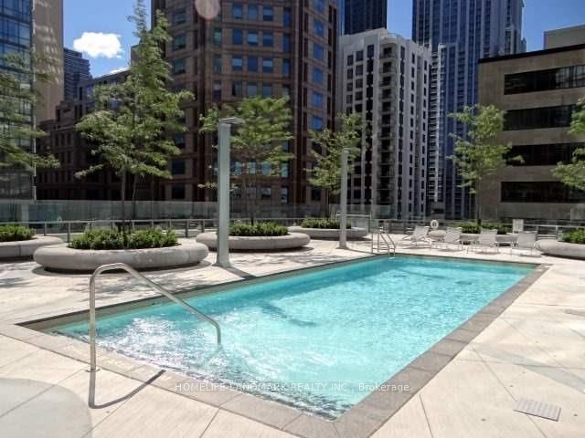 832 Bay Street 2507, Toronto, ON M5S 1Z6 photo 2