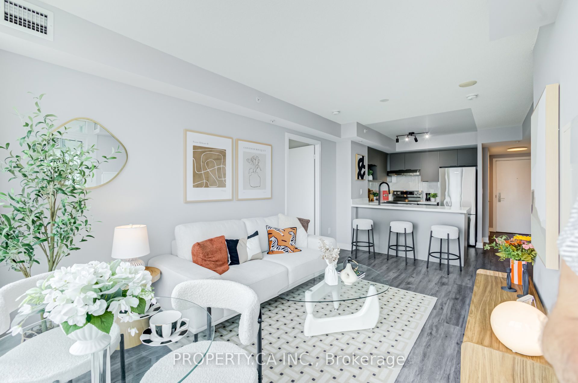 5740 Yonge Street 1701, Toronto, ON M2M 0B1 photo 3